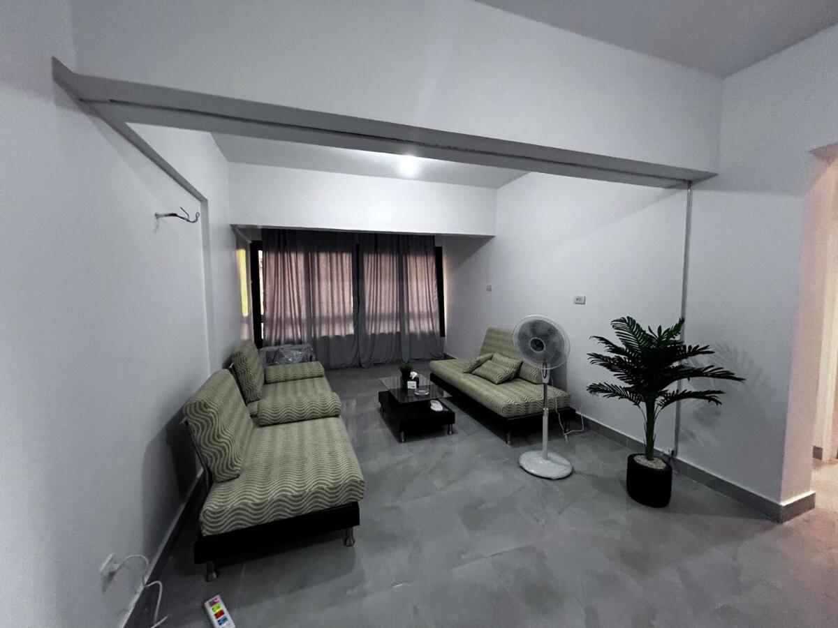 Stylish 2br, Near Downtown *